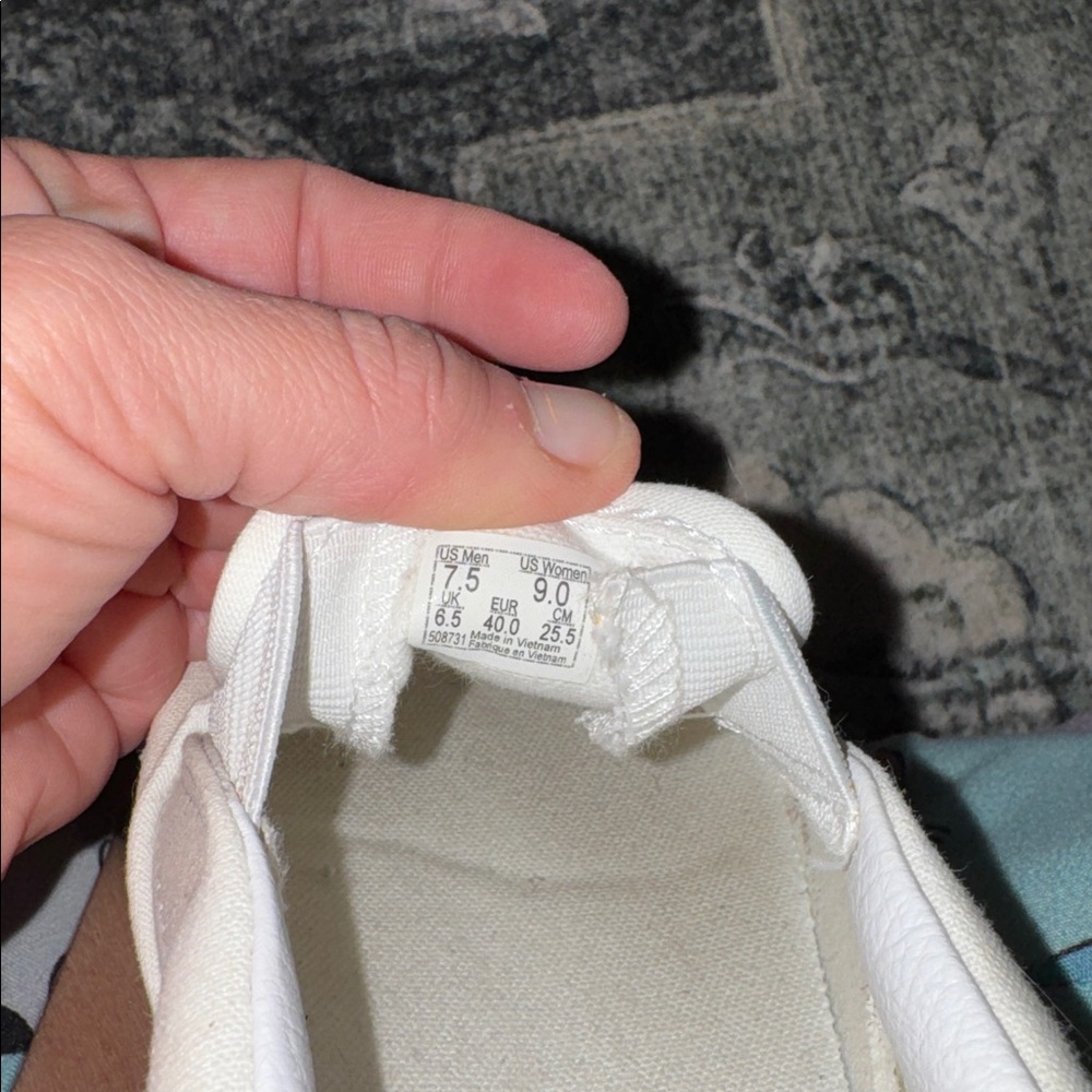 Vans - Picture 2 of 3